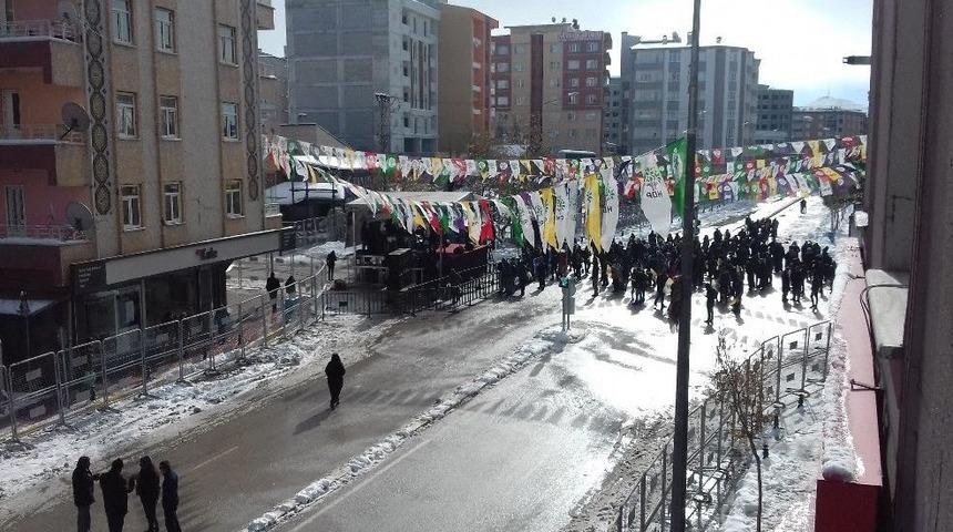 Hdp Mitinginde Meydan Boş Kaldı