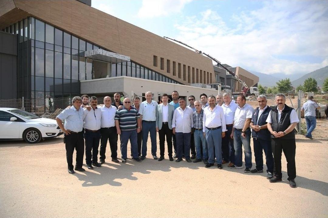 Minib&uuml;s&ccedil;&uuml;ler K&uuml;lt&uuml;r Merkezi Ve Nikah Sarayını Gezdi