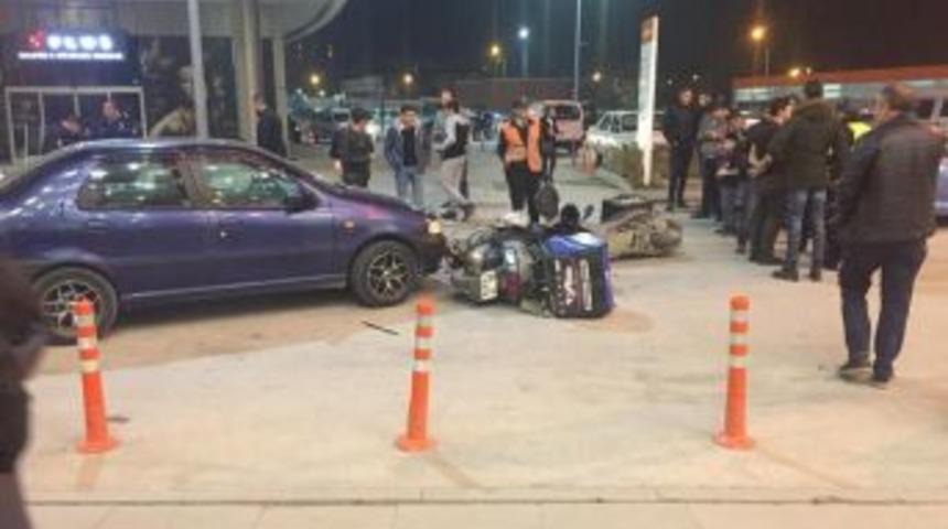 2 Motosiklet İle Otomobil &Ccedil;arpıştı; 1 Yaralı