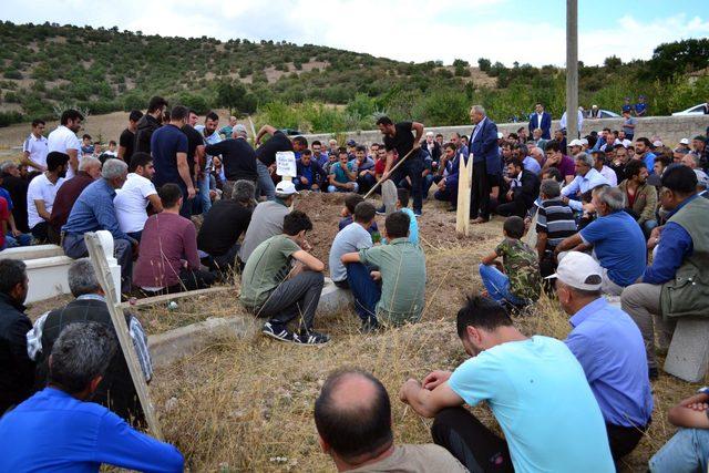 Kızılırmak'ta boğulan Sözleşmeli Er'in cenazesi Yozgat'a gönderildi (2)