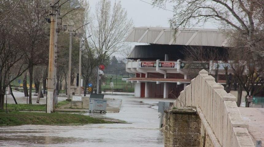 Tunca Nehri&rsquo;nde &lsquo;kırmızı Alarm&rsquo; Devam Ediyor