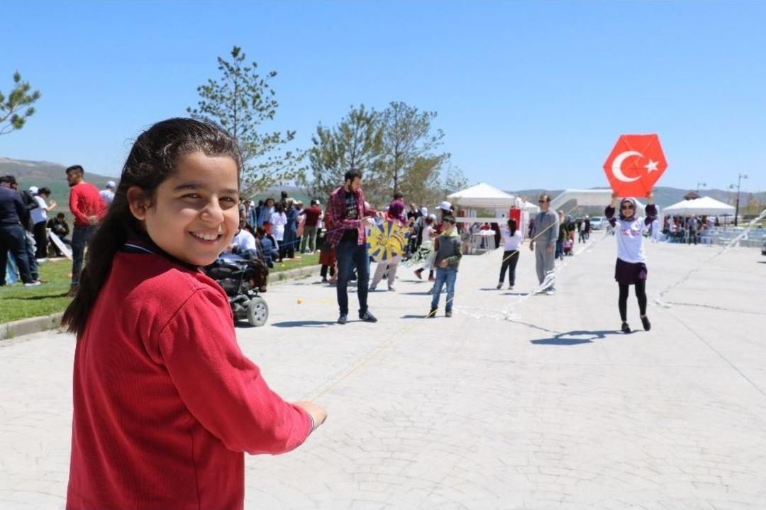 Engelliler Haftası Dolayısıyla U&ccedil;urtma Şenliği D&uuml;zenlendi