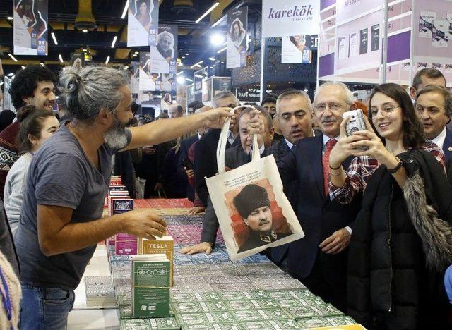 Chp Genel Başkanı Kılıçdaroğlu, Konyaaltı Kitap Fuarı’nı Gezdi