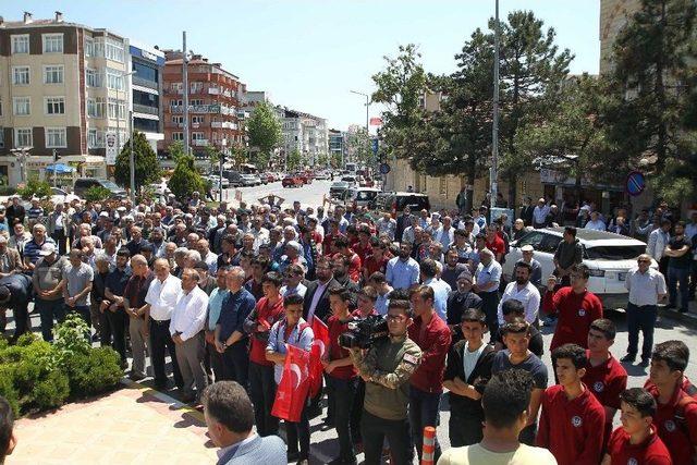 Filistinli Şehitler İçin Gıyabi Cenaze Namazı Kılındı