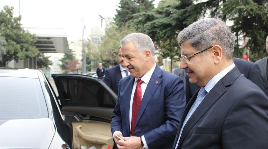 Bakan Arslan &Ccedil;anakkale K&ouml;pr&uuml;s&uuml;&rsquo;ndeki Son Durumu A&ccedil;ıkladı