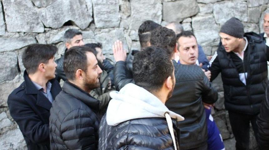 Taraftara Sinirlendi, Forması İle Trib&uuml;ne &Ccedil;ıktı