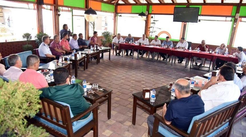 Y&uuml;cel, Batı Mahallelere Yapılacak Hizmetleri Muhtarlarla Birlikte Belirledi