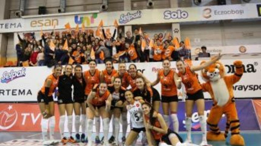 Vestel Venus Sultanlar Ligi: Eczacıbaşı Vitra: 3 - Seramiksan: 0