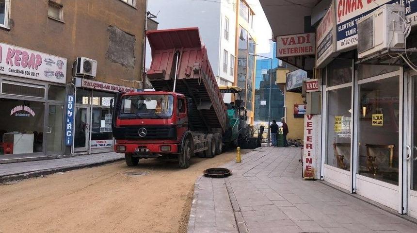 Aksaray&rsquo;a Asfalt &Ccedil;alışmaları S&uuml;r&uuml;yor