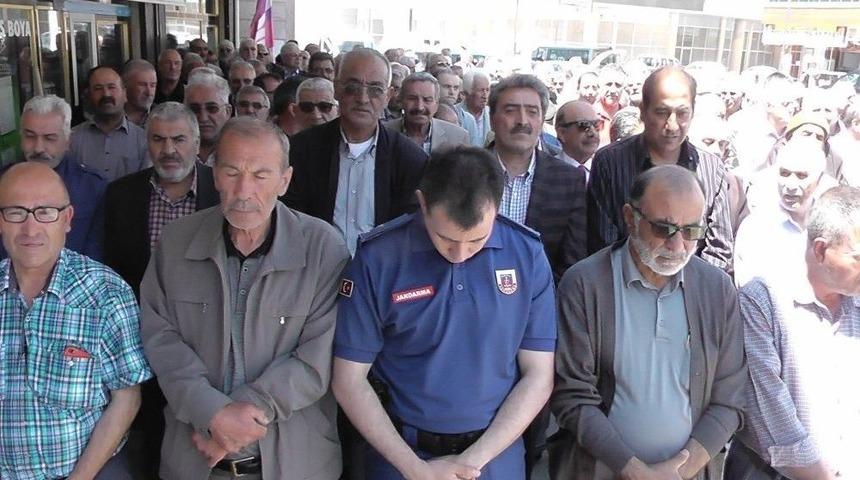 Kulu&rsquo;da Katledilen Filistinliler İ&ccedil;in Gıyabi Cenaze Namazı Kılındı