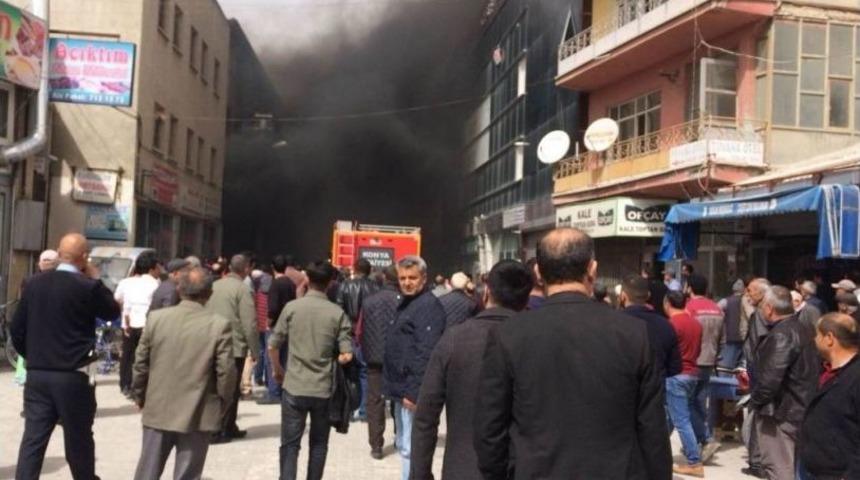 Konya&rsquo;da Yangında Dumandan Etkilenen 2 Kişi Hastaneye Kaldırıldı