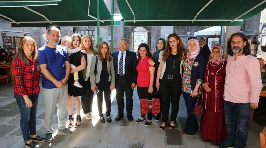 Başkan B&uuml;y&uuml;kkılı&ccedil;, &rsquo;metalden Şeyler&rsquo; Sergisini Gezdi