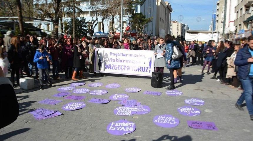 Uşak&rsquo;ta 25 Kasım Kadına Y&ouml;nelik Şiddetle M&uuml;cadele G&uuml;n&uuml; Dolayısıyla Etkinlik D&uuml;zenlendi