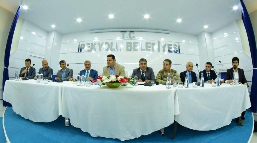 İpekyolu Belediyesinde Muhtarlar Toplantısı