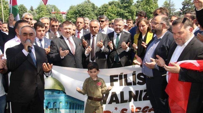 Binlerce D&uuml;zceli Filistin İ&ccedil;in Sokaklara D&ouml;k&uuml;ld&uuml;