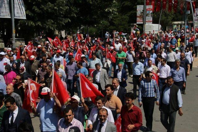 Binlerce Düzceli Filistin İçin Sokaklara Döküldü