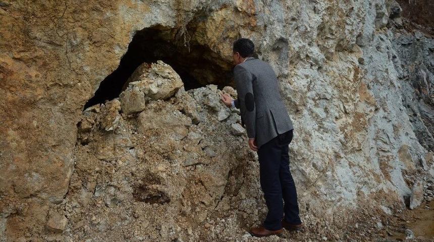Yol &Ccedil;alışmalarında Mağara Bulundu