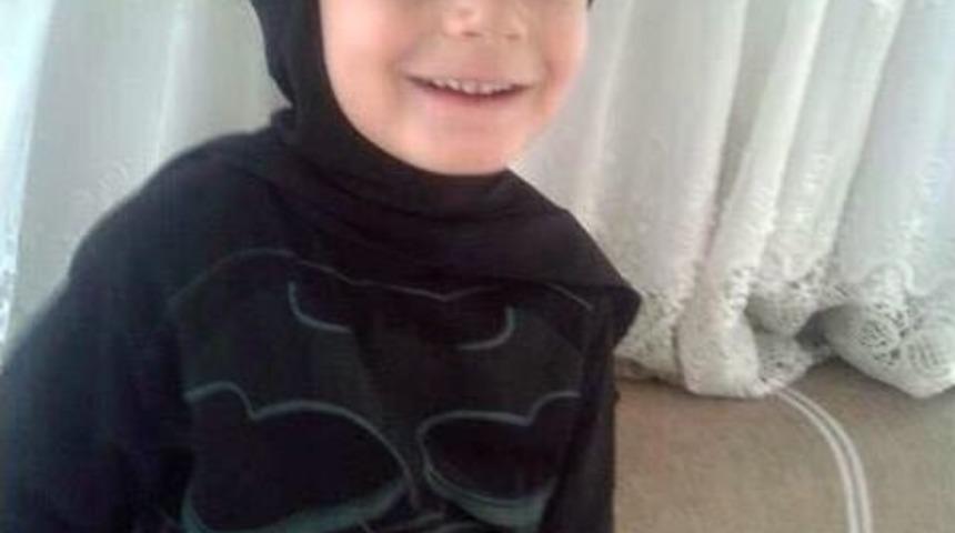 6 Yaşındaki Firdevs, Ameliyat Olmazsa Kambur Kalacak