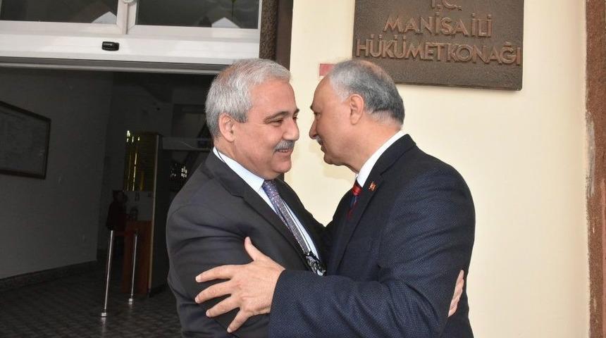 Vali G&uuml;ven&ccedil;er, Manisa Eski Valisi Daş&ouml;z&rsquo;&uuml; Ağırladı