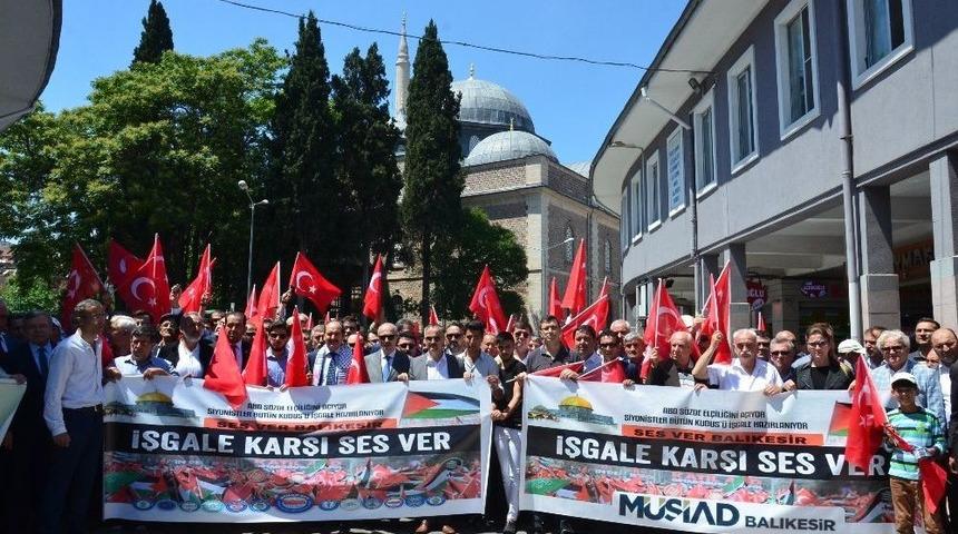 Şehit Filistinliler İ&ccedil;in Gıyabi Cenaze Namazı Kılındı