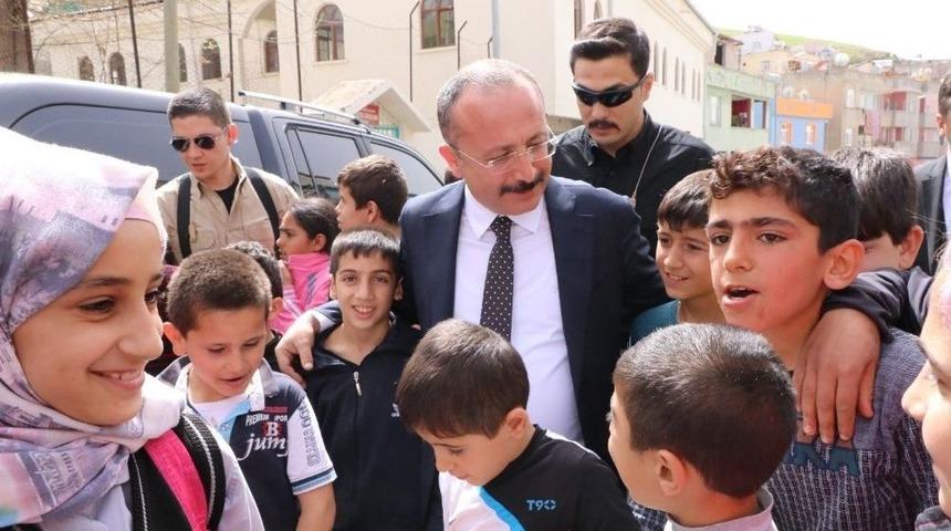 Vali Atik Okulları Ziyaret Etti