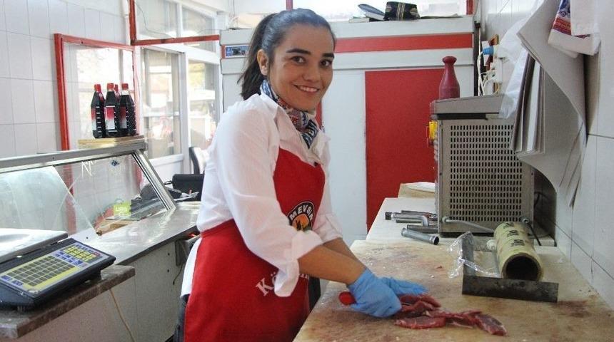 Atanamayan &Ouml;ğretmen Kasap Oldu