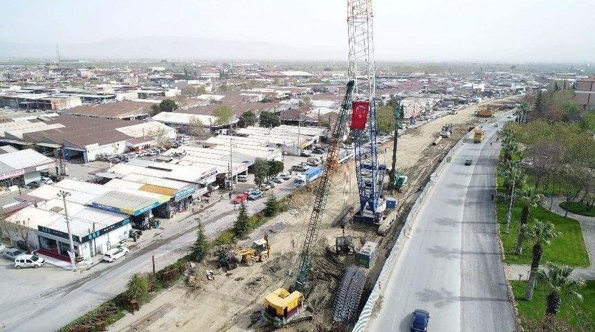 Salihli&rsquo;nin Kavşağı Sorunsuz İlerliyor