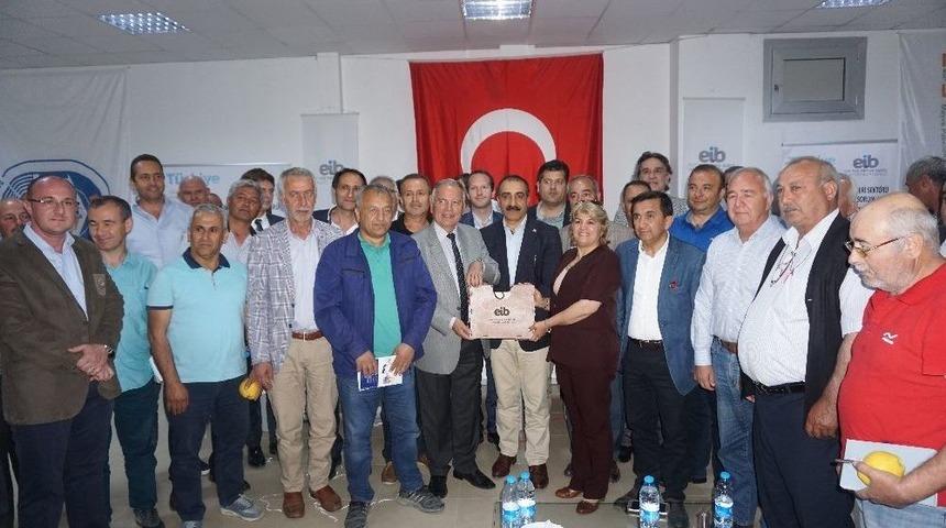 Sel&ccedil;uk&rsquo;tan Şeftali Hasadı Ve İhracatı Start Aldı