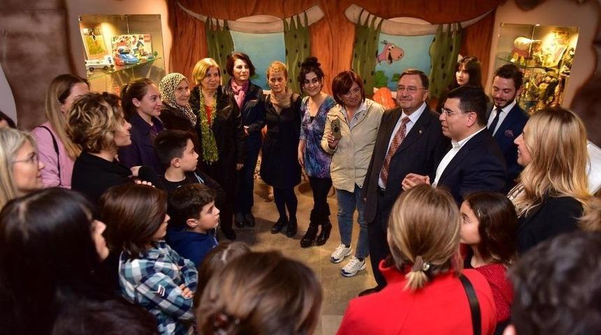 T&uuml;t&uuml;nc&uuml;&rsquo;den Antikad &Uuml;yelerine M&uuml;ze Turu