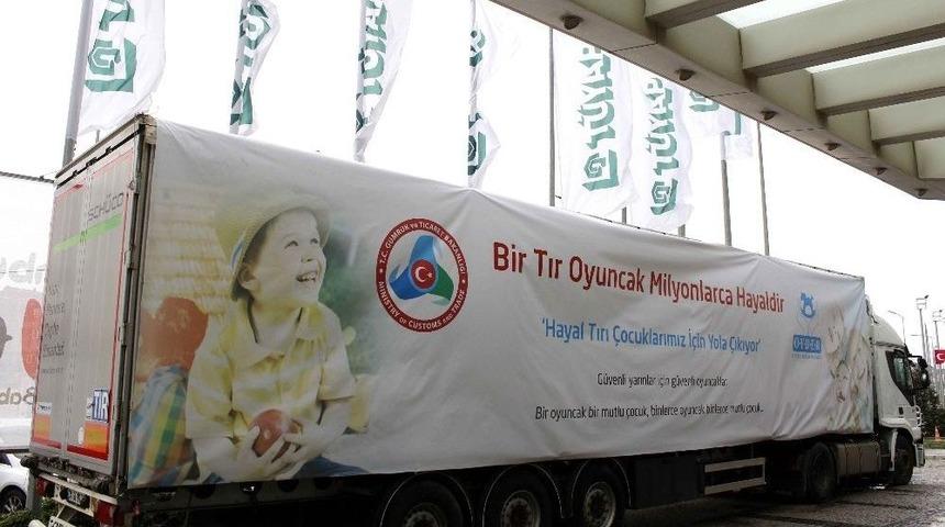 İstanbul Oyuncak Fuarı&rsquo;ndan 1 Tır Hediye Anadolu&rsquo;ya G&ouml;nderildi