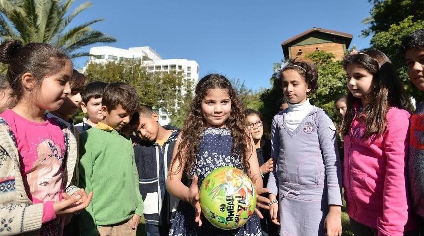 Minik Kalpler Erdal İn&ouml;n&uuml; Kent Parkı&rsquo;nda Buluştu