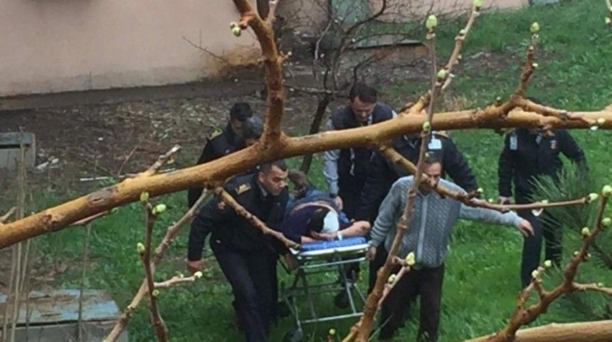 Hastanenin 3. Katından D&uuml;şen G&ouml;&ccedil;men Yaralandı