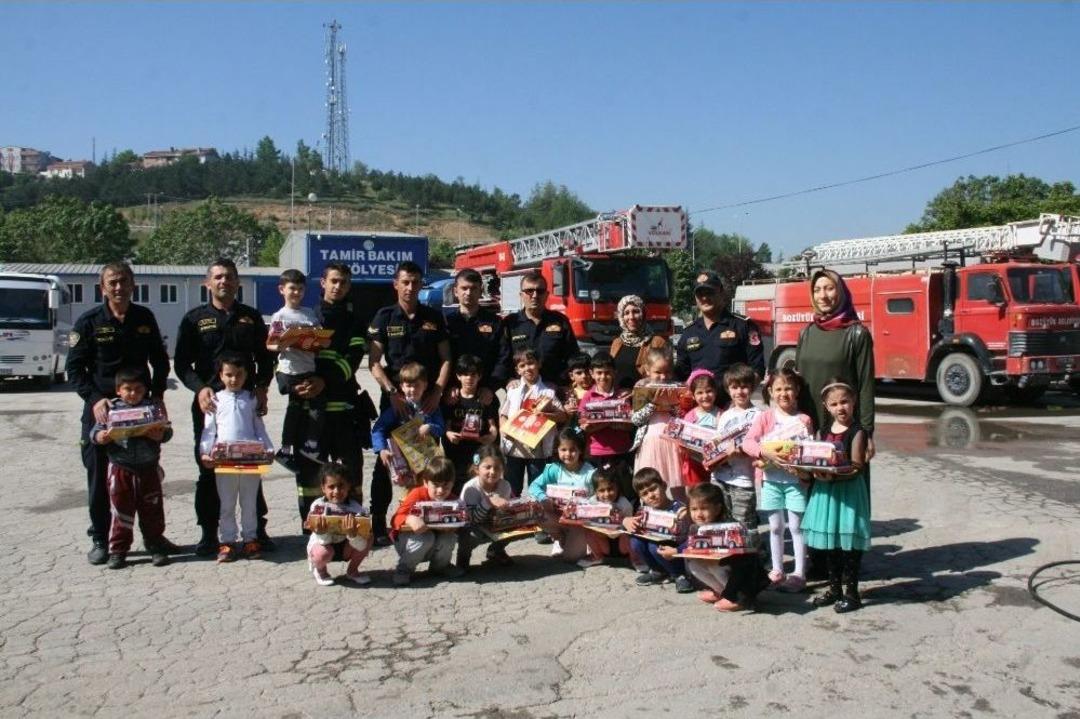 Boz&uuml;y&uuml;k Anaokulu &Ouml;ğrencilerine Yangın Eğitimi