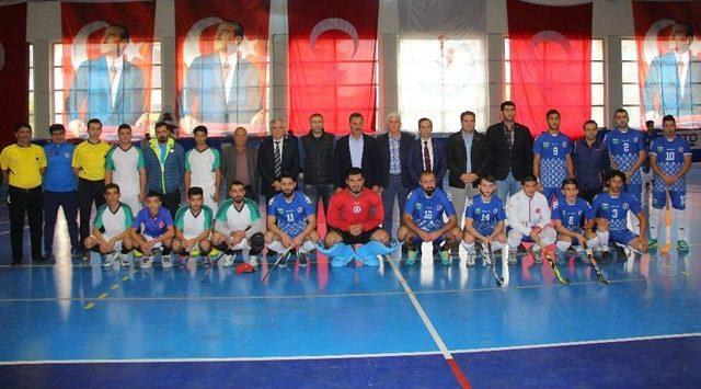 Erkekler Salon Hokey S&uuml;per Lig 1. Etap Ma&ccedil;ları Mersin&rsquo;de Başladı 1