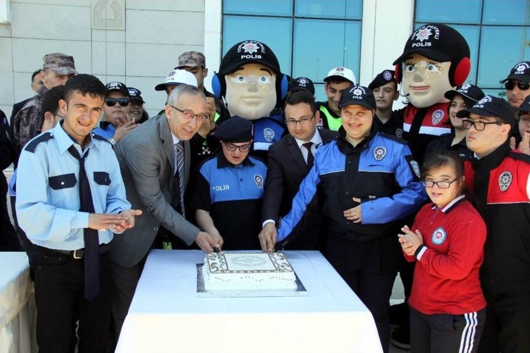 Samsun Polisi Engelli &Ouml;ğrencilere Unutulmaz Bir G&uuml;n Yaşattı