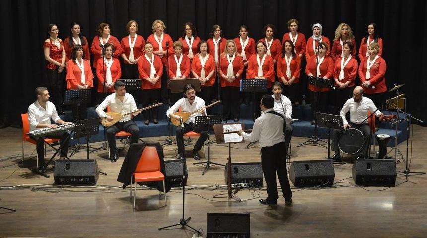 Aşık Veysel T&uuml;rk&uuml;ler İle Anıldı