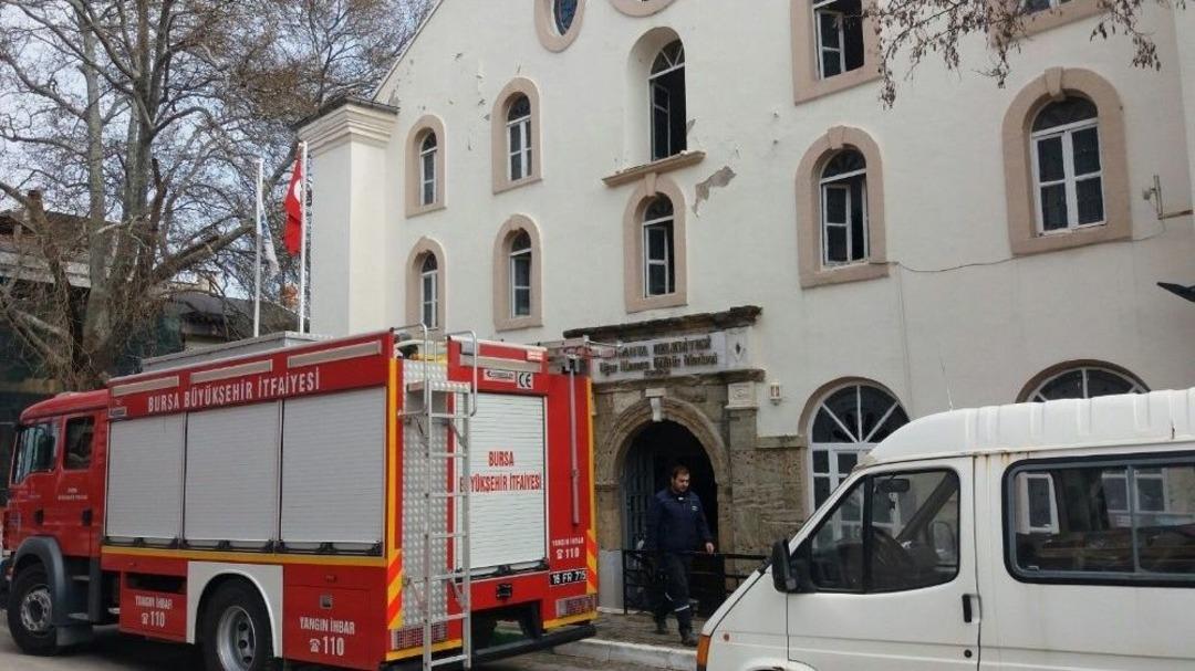 K&uuml;lt&uuml;r Merkezinde Korkutan Yangın