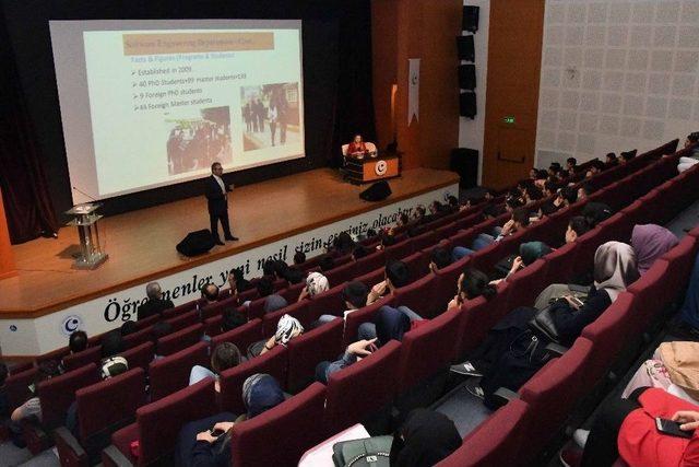 ‘siber Güvenlik Ve İnternetin Sosyal Boyutu’ Konulu Konferans Düzendi