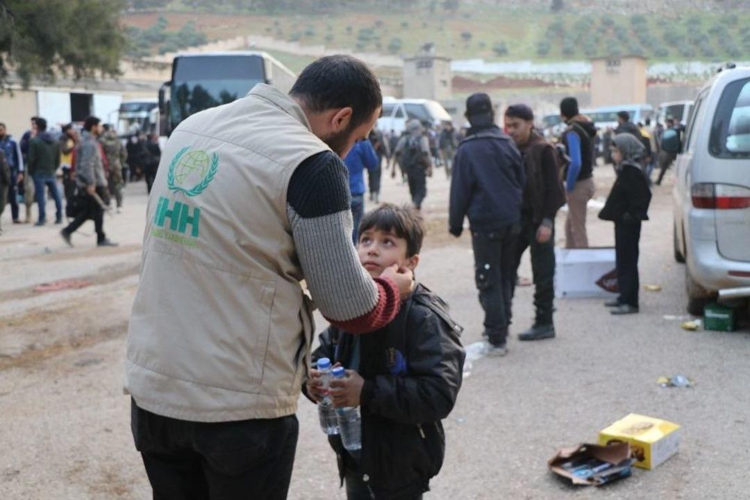 Doğu Guta&rsquo;nın Haresta Beldesinden Gelen Kafileyi İhh Ekipleri Karşıladı