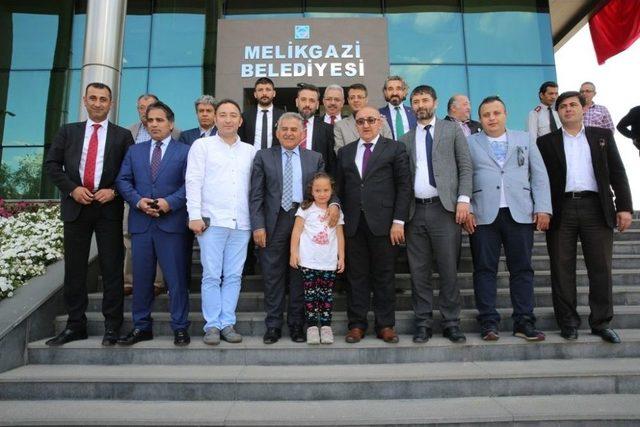 Kgc’den Başkan Büyükkılıç’a Ziyaret