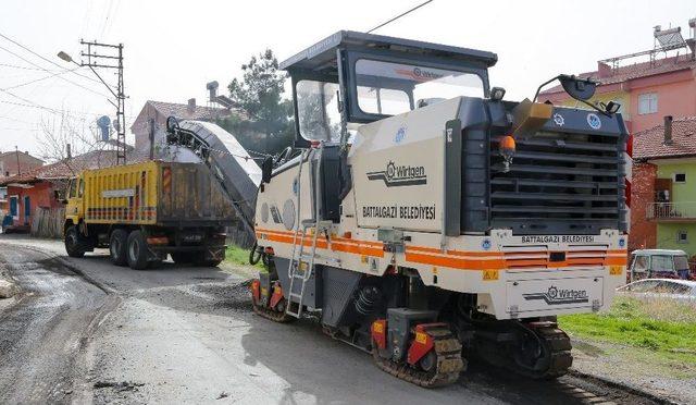 Göztepe Mahallesinde Asfalt Çalışması