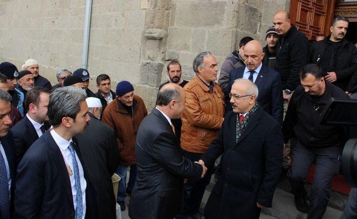 Kalkınma Bakanı Lütfi Elvan: "sivil Vatandaşın Kılına Dokunulmaması Konusunda Her Türlü Hassasiyeti Mehmetçiğimiz Gösterdi"