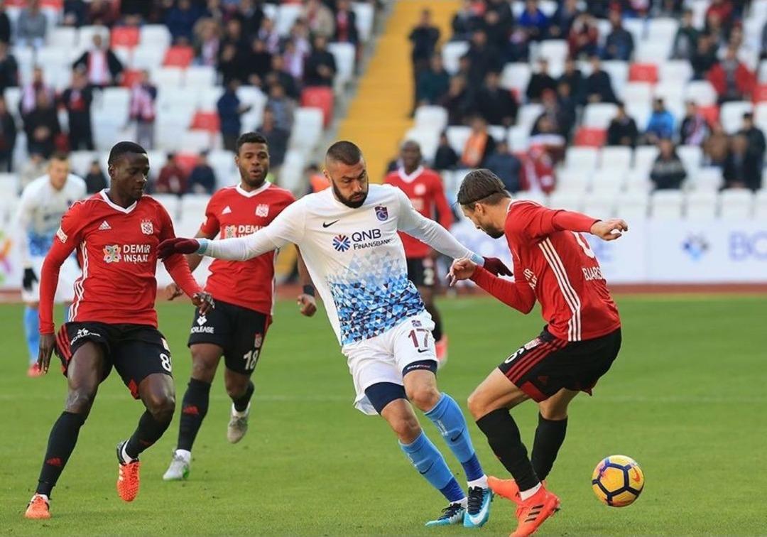 S&uuml;per Lig: D.g. Sivasspor: 1 - Trabzonspor: 1 (ilk Yarı)