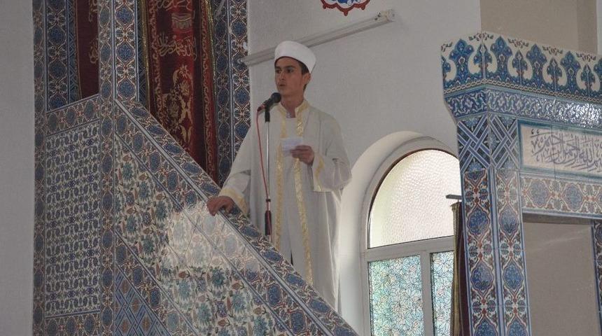 Afyonkarahisar&rsquo;da &rsquo;gen&ccedil; Hatipler Hutbe Okuma Yarışması&rsquo; D&uuml;zenlendi