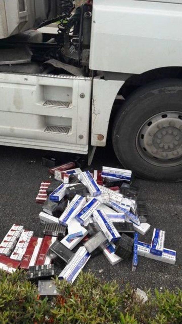 Tırdaki Bidon Ve Gizli Bölmelerden Bin 200 Paket Sigara Çıktı