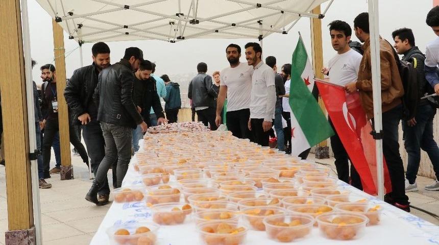 Suriyeli Öğrenciler ’afrin Zaferi’ İçin Lokma Dağıttı