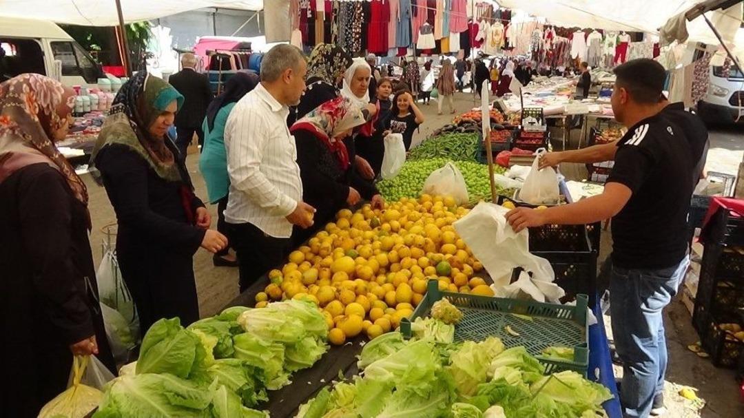 Batman&rsquo;da Pazarda Hem Satıcı Hem Alıcı Fiyatlardan Şikayet&ccedil;i