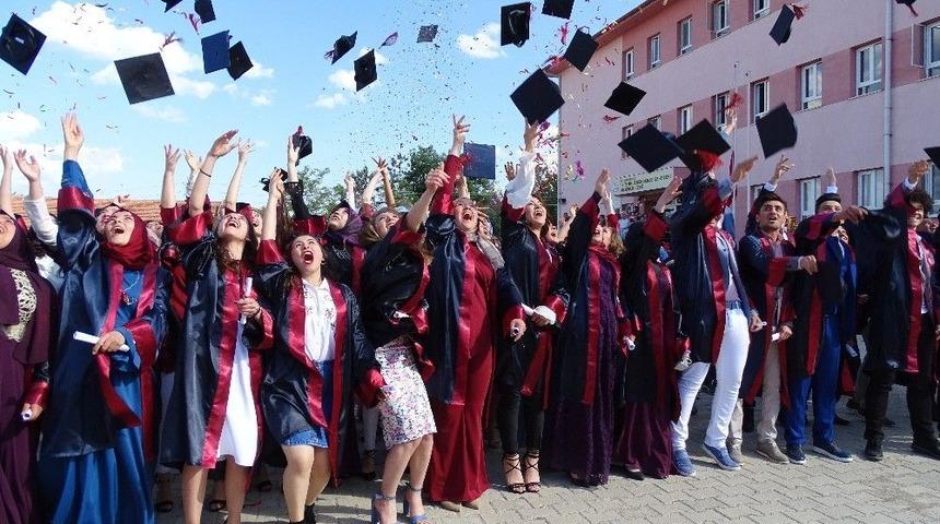 15 Temmuz Demokrasi Şehitleri Anadolu Lisesi&rsquo;nden 59 &Ouml;ğrenci Mezun Oldu