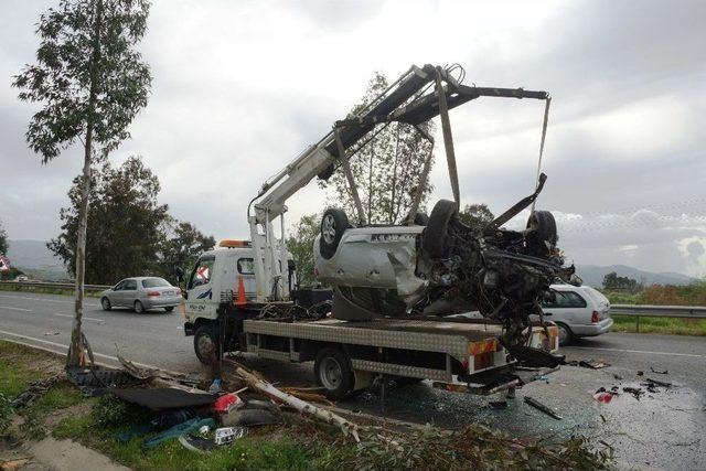 Üç Ağacı Devirdi, Araçtan Sağ Çıktı