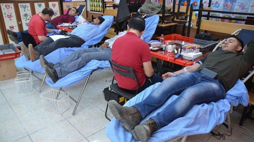 Turgutlu&rsquo;da Mahalleliden Kan Bağışı Duyarlılığı